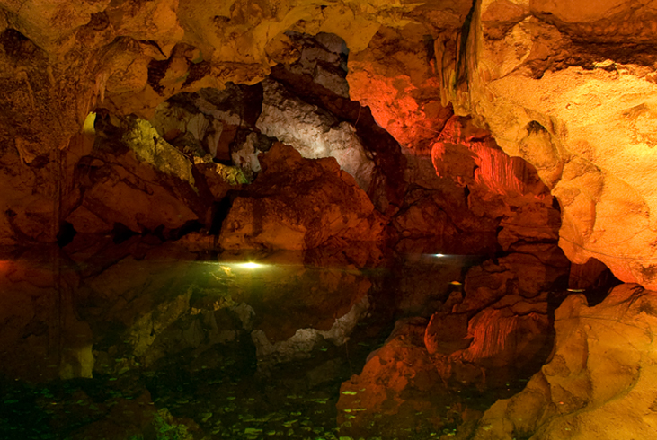 The underground world of the Green Grotto Caves